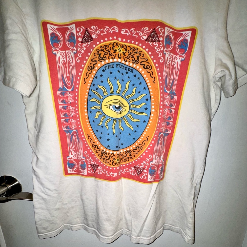 Vintage White Tee with Vibrant Tarot Sun ☀️ Eye 👁️ Graphic - Picture 4 of 8